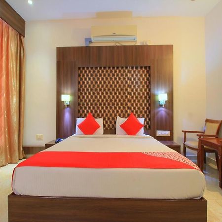 Grand Milestone Hotel Mysore Exterior foto