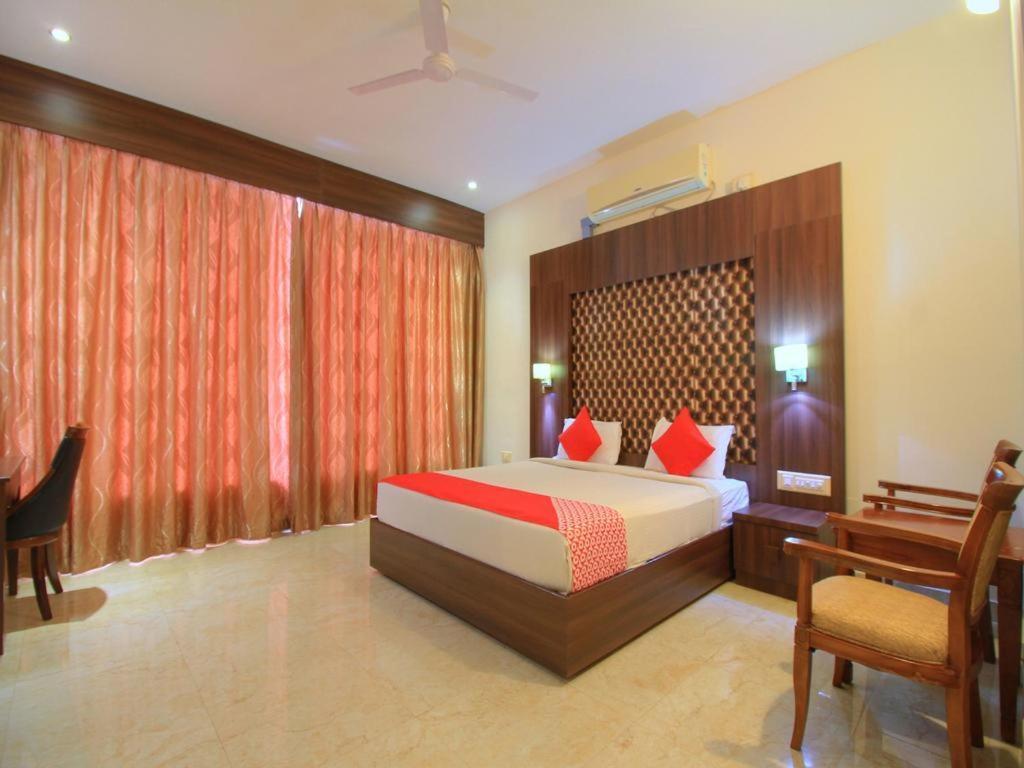 Grand Milestone Hotel Mysore Exterior foto